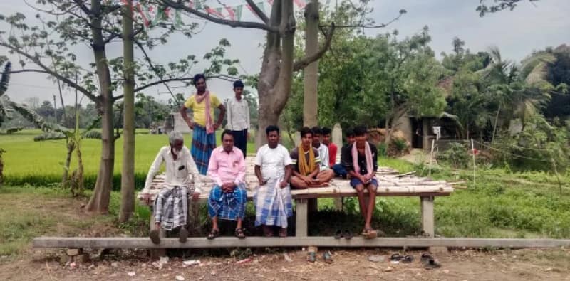 ভোট দেবেন কাকে, কান্দির হিজলে বাঁশের মাচাতেই তা ঠিক হয়ে যায়