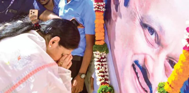 বারামতির উপনির্বাচনে সুনেত্রার বিরুদ্ধে প্রার্থী দিচ্ছে কংগ্রেস, কটাক্ষ শিবসেনার, মহা বিকাশ আঘাড়ি জোটে ফাটল?