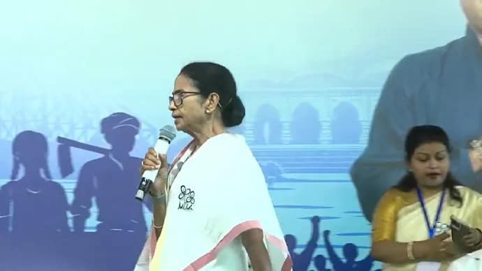 বাংলাকে বিজেপি মুক্ত করতে হবে :মমতা বন্দ্যোপাধ্যায়
