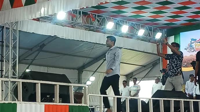 নাড়াবাড়ি, অন্দরান ফুলবাড়ি সহ আটটা অঞ্চল থেকে তৃণমূল কংগ্রেসকে জেতাতে হবে: অভিষেক বন্দ্যোপাধ্যায়নাড়াবাড়ি, অন্দরান ফুলবাড়ি সহ আটটা অঞ্চল থেকে তৃণমূল কংগ্রেসকে জেতাতে হবে: অভিষেক বন্দ্যোপাধ্যায়ন
