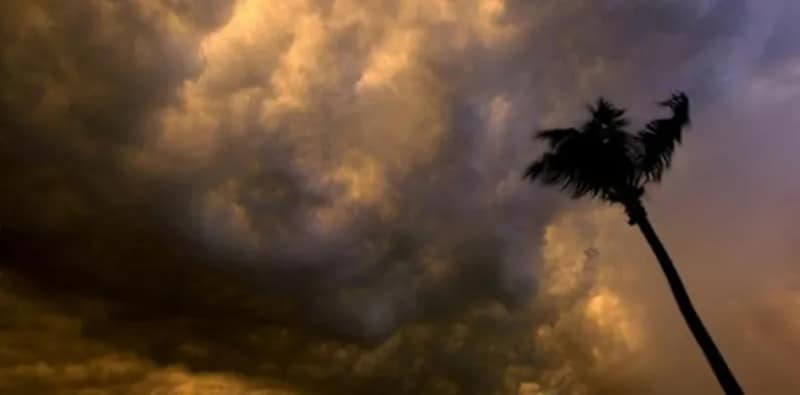 আগামী কয়েক ঘণ্টার মধ্যে পূর্ব মেদিনীপুর জেলায় প্রবল ঝড়-বৃষ্টির সম্ভাবনা