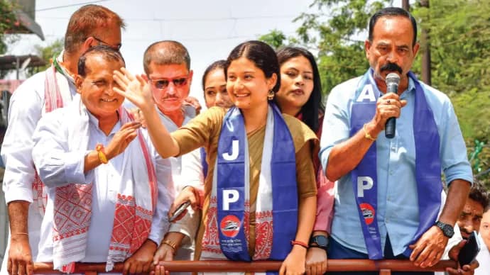 অসম নির্বাচন: হিমন্তের বিপক্ষে নজর কাড়ছেন কুংকি-জ্ঞানেশ্রী