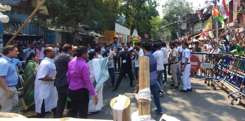 সার্ভে বিল্ডিংয়ে পৌঁছালেন মমতা বন্দ্যোপাধ্যায়