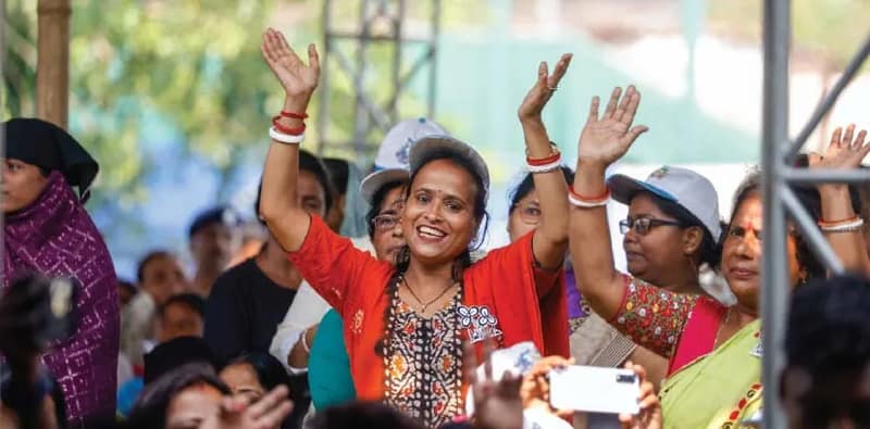 অতীত স্মৃতিচারণ আর উন্নয়ন-খতিয়ানের যুগলবন্দিতেই ভিড়ের মন জিতলেন মমতা