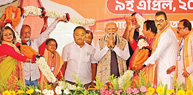 অনুপ্রবেশ নিয়ে বস্তাপচা বুলি আওড়ালেন মোদি, এড়িয়ে গেলেন ‘পুশব্যাক’ করা সোনালি বিবি প্রসঙ্গ