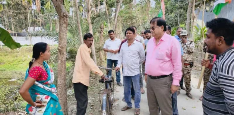 ভোটের ঘোষণার আগেই জনসংযোগ চালিয়ে জমি ‘কর্ষণ’ করেছেন উদয়ন