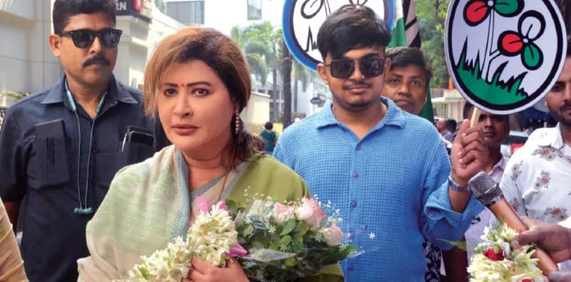 ছন্নছাড়া বিরোধীরা, উন্নয়নকে অস্ত্র করে মমতার প্রার্থী নয়নাই উজ্জ্বল