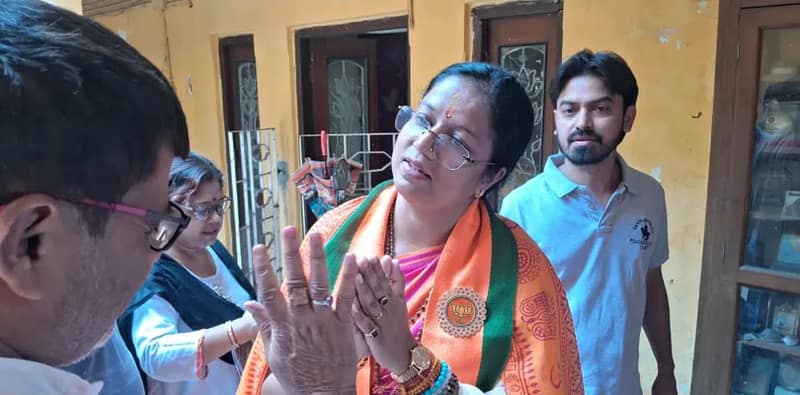 নিমতলা রোড অঞ্চলে ভোটপ্রচারে শ্যামপুকুরের বিজেপি প্রার্থী পূর্ণিমা চক্রবর্তী