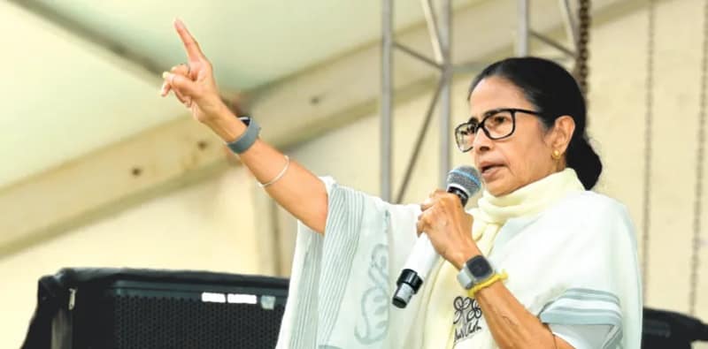 ভোটের জন্য কালো টাকার ভাণ্ডার নিয়ে এসেছে বিজেপি, তমলুকে তোপ মমতার