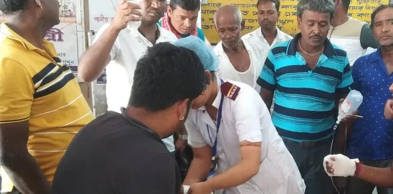 পূর্ব বর্ধমান জেলার কালনায় মোদীর সভায় বিদ্যুৎপৃষ্ট হয়ে জখম দুই