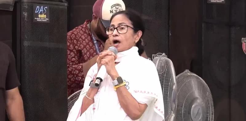 বছরে ২ কোটি চাকরি কোথায়? :মমতা বন্দ্যোপাধ্যায়