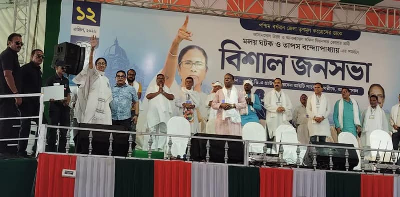 আসানসোলে জনসভায় মমতা বন্দ্যোপাধ্যায়