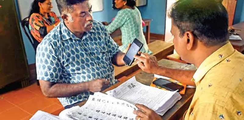 নিরপেক্ষতার নামে সার্কাস