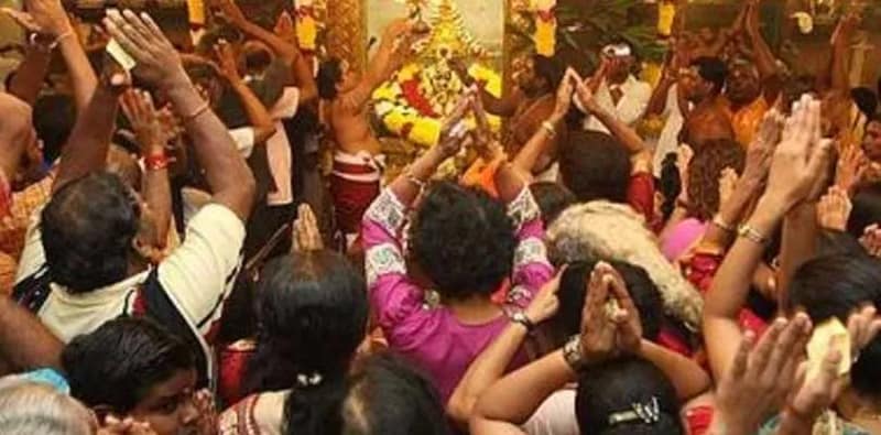 নাম বাদের যন্ত্রণা উপশমের সংকল্প নিয়ে আজ মন্দিরে মন্দিরে বাঙালি