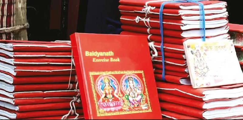 ৩০০ বছর ধরে হালখাতা বিষ্ণুপুরের শাঁখারি বাজারে