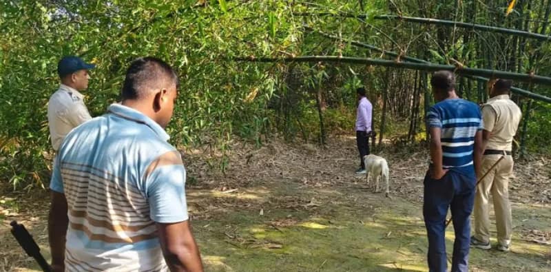 শাসনে নিরাপত্তা জোরদার, এলাকায় ডগ  স্কোয়াড, সোনারপুরে ঘুরলেন জেলাশাসক