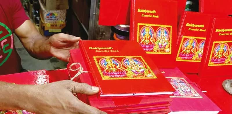 ডিজিটাল যুগেও অমলিন বাংলার ঐতিহ্যের হালখাতা