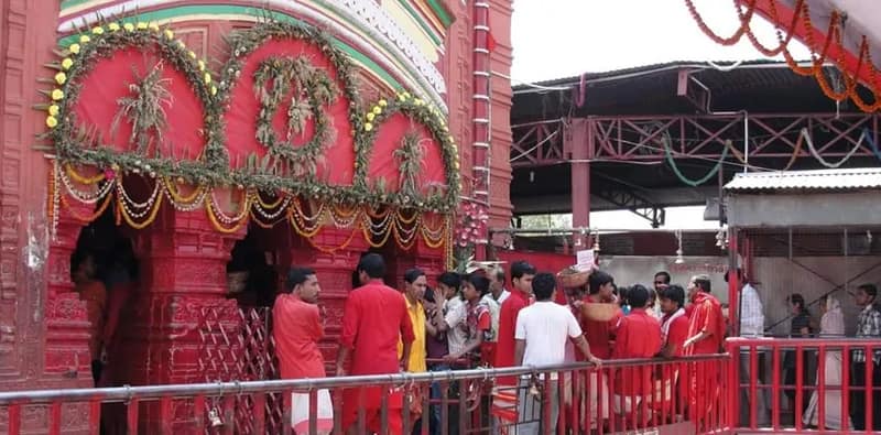 নববর্ষ উপলক্ষ্যে সাজছে তারাপীঠ
