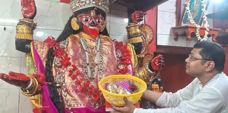 ফিরিঙ্গি কালীবাড়িতে হালখাতা পুজা
