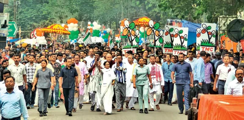 বাংলায় সম্প্রীতির বার্তা দিতে ডুয়ার্সে মমতার সঙ্গে হাঁটলেন ফাদার, ইমাম, পুরোহিত, বৌদ্ধ সন্ন্যাসী