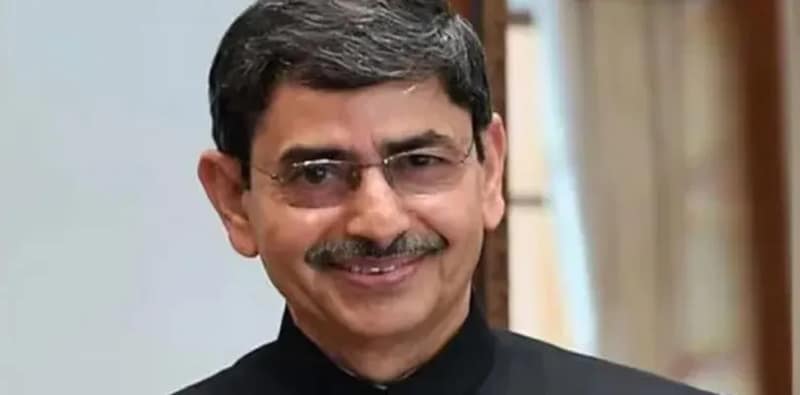পরিবর্তন? রাজ্যপালের রাজনৈতিক মন্তব্যে তীব্র বিতর্ক বঙ্গে