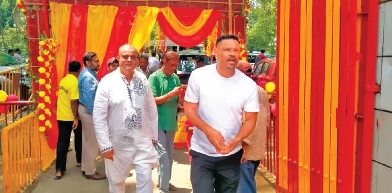 বারপুজোয় জমজমাট কলকাতা ময়দান