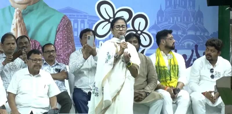 কোচবিহারের জন্য কিছু করেনি বিজেপি: মমতা