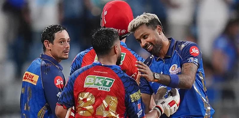 ডি' ককের সেঞ্চুরিতেও নিস্তার পেল না মুম্বই, ম্যাচ জিতে শীর্ষে পাঞ্জাব