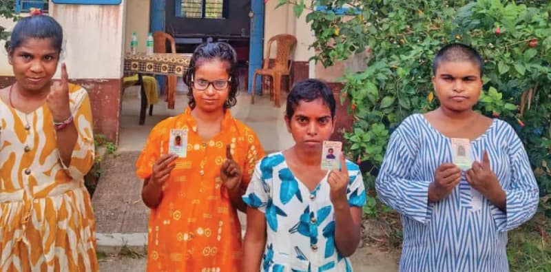 হাওড়ার জয়পুরে হোমের মধ্যেই ভোট দিলেন ৪৪ বিশেষভাবে সক্ষম মহিলা, হুগলিতে ঘরে বসে ভোটদান প্রবীণদের