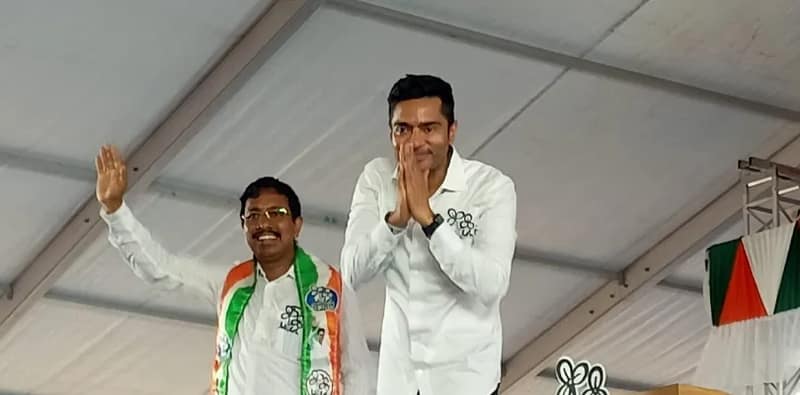 নন্দীগ্রামে তৃণমূল প্রার্থী পবিত্র করের সমর্থনে নির্বাচনি সভায় এসে পৌঁছালেন অভিষেক বন্দ্যোপাধ্যায়