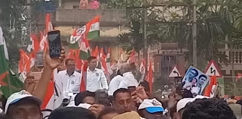 পানিহাটিতে অভিষেক বন্দ্যোপাধ্যায়ের রোড-শোয়ে বিপুল ভিড়