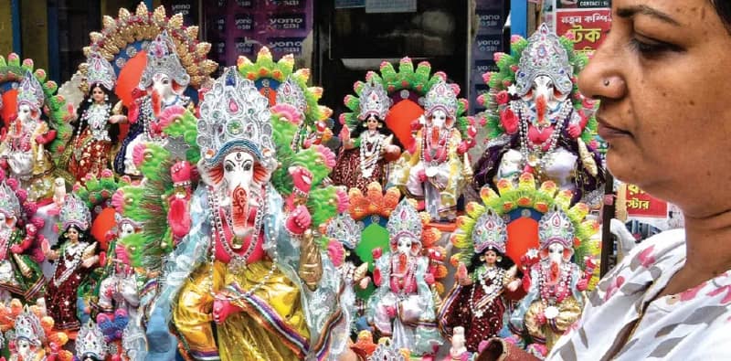 অক্ষয় তৃতীয়া থেকেই ব্যস্ততা বাড়ল কৃষ্ণনগরের মৃৎশিল্পালয়ে, শুরু হল দুর্গাপ্রতিমা নির্মাণের কাজ