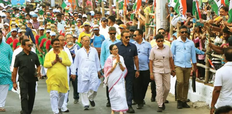 বর্ধমানে মমতার পদযাত্রায় জনস্রোত
