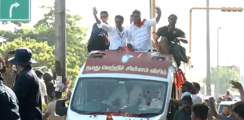 তামিলনাড়ুতে নির্বাচনি প্রচারে টিভিকে প্রধান অভিনতা বিজয়