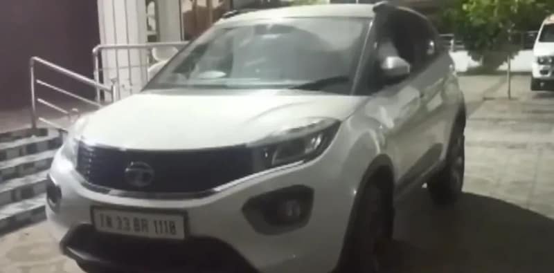 তামিলনাড়ুর ইরোড জেলায় নাকা তল্লাশিতে গাড়ি থেকে উদ্ধার ৮৯.৮৩ লক্ষ টাকা, গ্রেপ্তার ১
