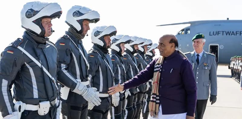 তিন দিনের সফরে জার্মানিতে প্রতিরক্ষা মন্ত্রী রাজনাথ সিং