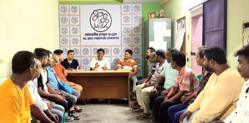 দায়িত্বে ১০ কর্মী, আজ থেকে ইংলিশবাজারে আশিসের ‘ওয়ার রুম’