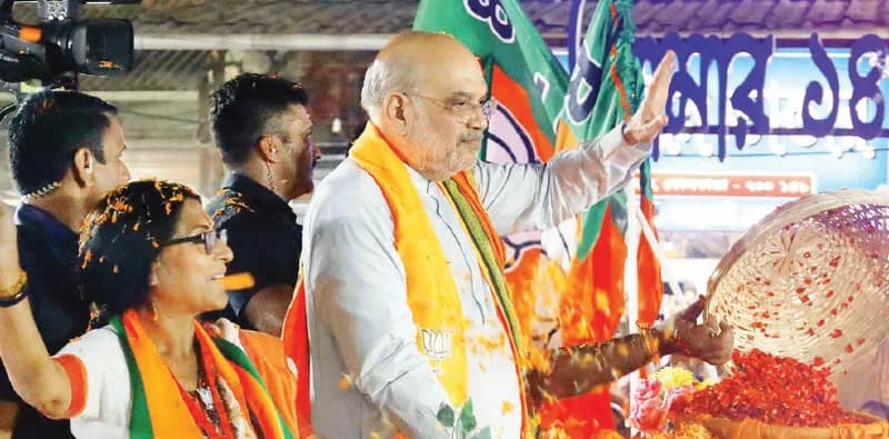 অমিত শাহের সভায় চেয়ার ফাঁকা, রোড-শোয়ে ভিনরাজ্যের মানুষ