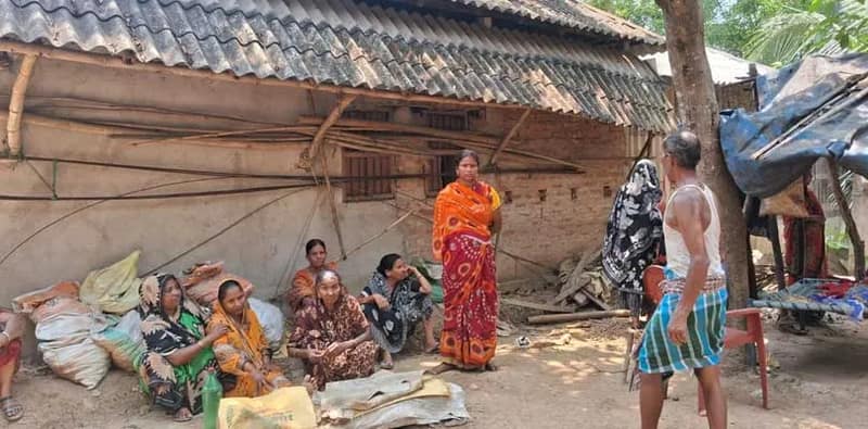 প্রচণ্ড গরমে ভোট দিতে গিয়ে মৃত এসরতন বিবি (৫২), কেশপুরের দীঘা গ্রামের ঘটনা