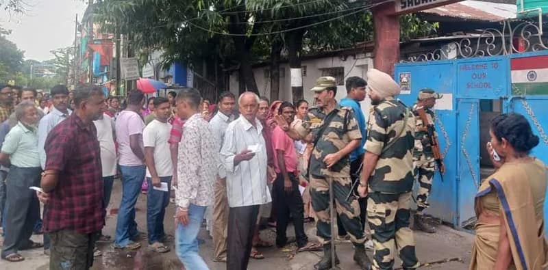 কোচবিহার জেলায়  সকাল ১১টা পর্যন্ত ৩৮.৬৭ শতাংশ ভোট  পড়েছে
