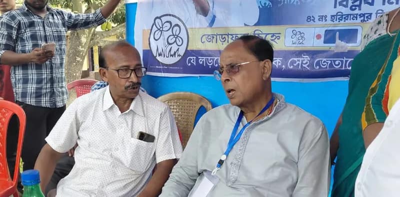 বংশিহারি এলাহাবাদ গ্রাম পঞ্চায়েতের ৪৫ নাম্বার ধুতরা বুথে  প্রিসাইডিং অফিসারের বিরুদ্ধে সরাসরি বিজেপিকে ভোট দেওয়ার অভিযোগ