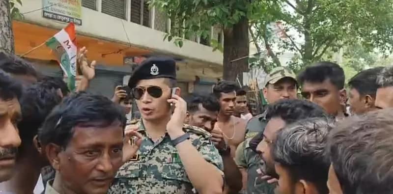 কোতুলপুরের যমুনা গ্রামে কেন্দ্রীয় বাহিনীকে ঘিরে বিক্ষোভ