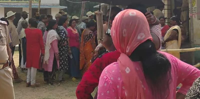 বীরভূমে দুপুরে ১টা পর্যন্ত ভোট পড়লো ৬৩.৯৩ শতাংশ