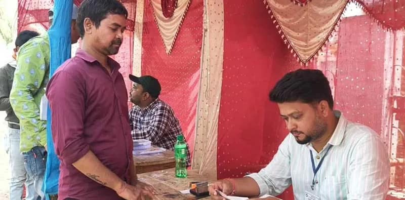 এসআইআরে নাম বাদ, বুথে গিয়ে জানতে পারলেন ভোটার, হল না ভোট দেওয়া