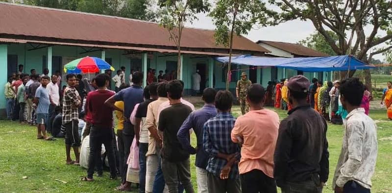 দার্জিলিং জেলায় দুপুরে তিনটে পর্যন্ত ভোট পড়লো ৭৪.৫৪ শতাংশ