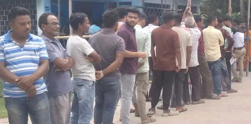 জলপাইগুড়ি জেলায় দুপুরে তিনটে পর্যন্ত ভোট পড়লো ৭৮.৬৭ শতাংশ
