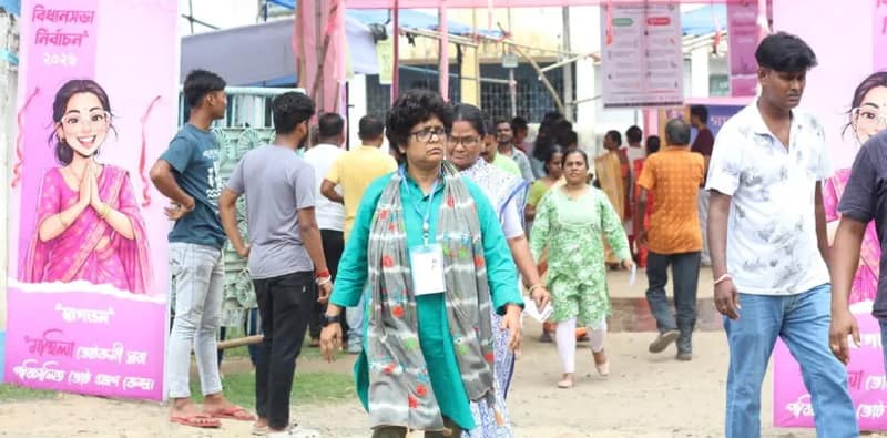 দিনভর চরকির মতো ঘুরে দাপিয়ে ভোট করালেন অর্পিতা