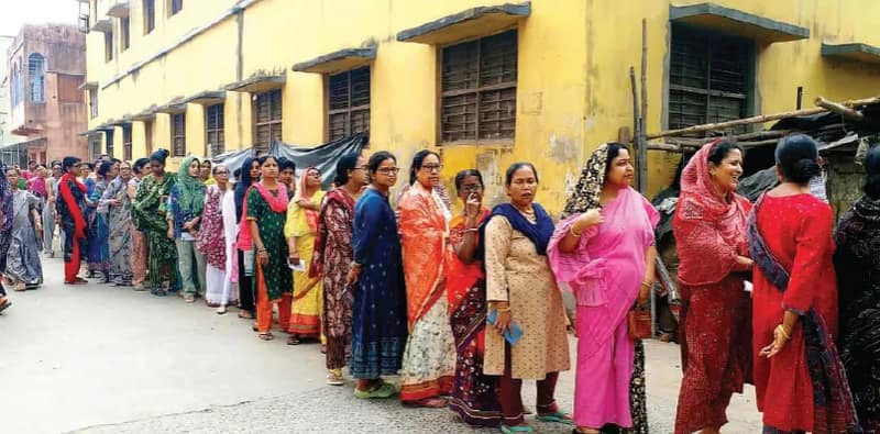 বিক্ষিপ্ত অশান্তি ছাড়া ভোট  হল মোটামুটি নিরুপদ্রবেই