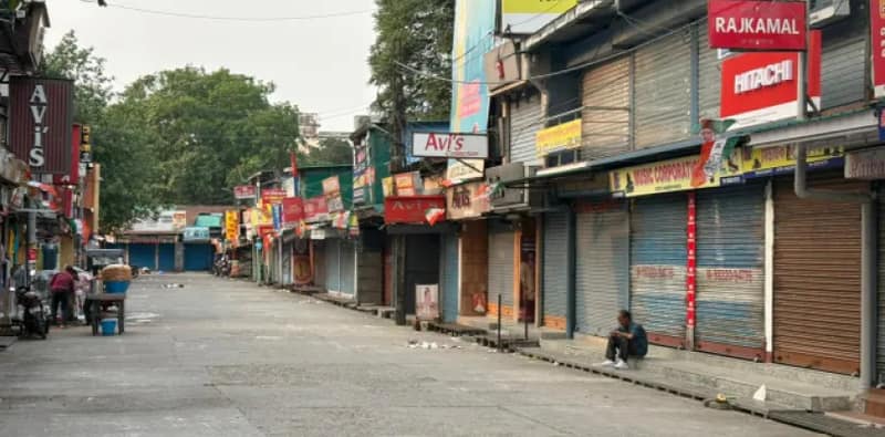 শিলিগুড়িতে অঘোষিত ‘বন্‌ধ’