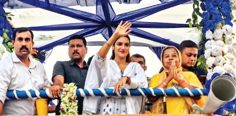 তাঁতের বুনন আলগা হলেও উন্নয়নের ঠাসবুনোটে আত্মবিশ্বাসী অসীমা পাত্র
